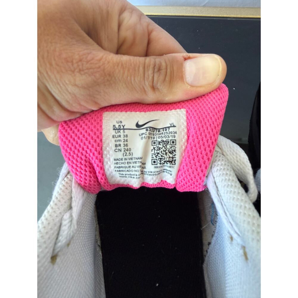 Nike Air Max 90 in White Pink & Blue- Size 5.5Y - Picture 6 of 6